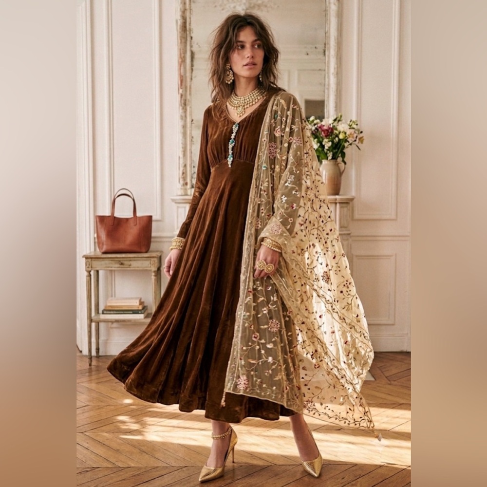 Pakistani velvet formal wear dress. Custom made size S.